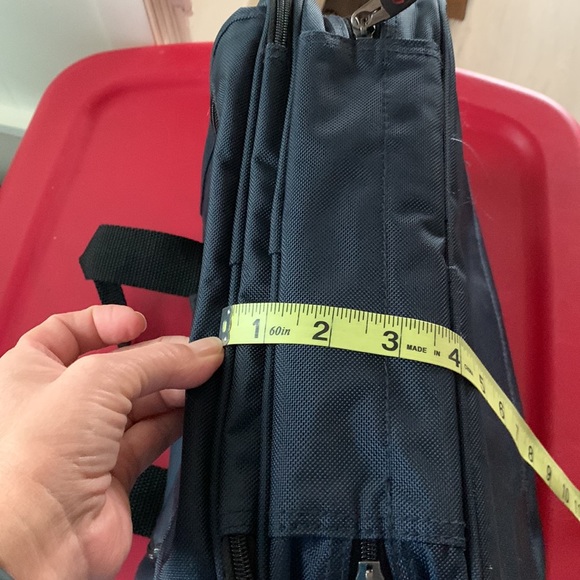 Travelers Choice essential bag - Picture 5 of 8